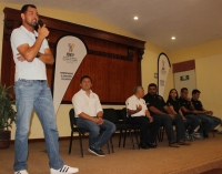 Deportistas yucatecos conviven con alumnos del Ittsy