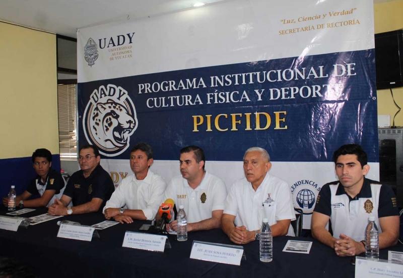 Apuntalan Escuelita de Fútbol de la UADY