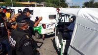 Se manifiestan mototaxistas al sur de Mérida