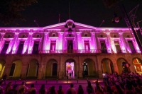 Palacio de Gobierno se ilumina de rosa