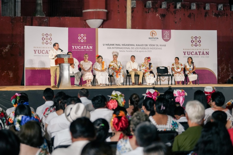 Celebra Díaz Mena identidad Maya
