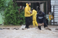 Atienden contingencia en Lázaro Cárdenas tras paso del huracán “Enrique”