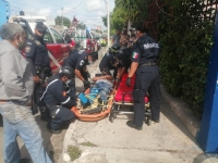 Trabajador cae y se fractura la rodilla en la Melitón Salazar