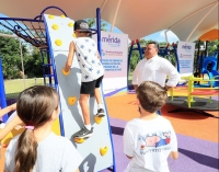 Entrega alcalde obras en parque Montes de Amé