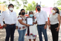 Vila Dosal continúa entrega de apoyos en Homún