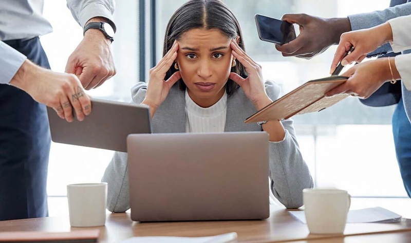 Estrés laboral genera gama de padecimientos físicos y psicólogos