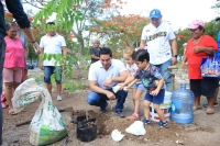 &quot;Chucho&quot; Pérez Ballote restaura área verde de San José Vergel