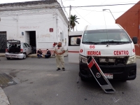 Familia regia choca contra vagoneta del FUTV 