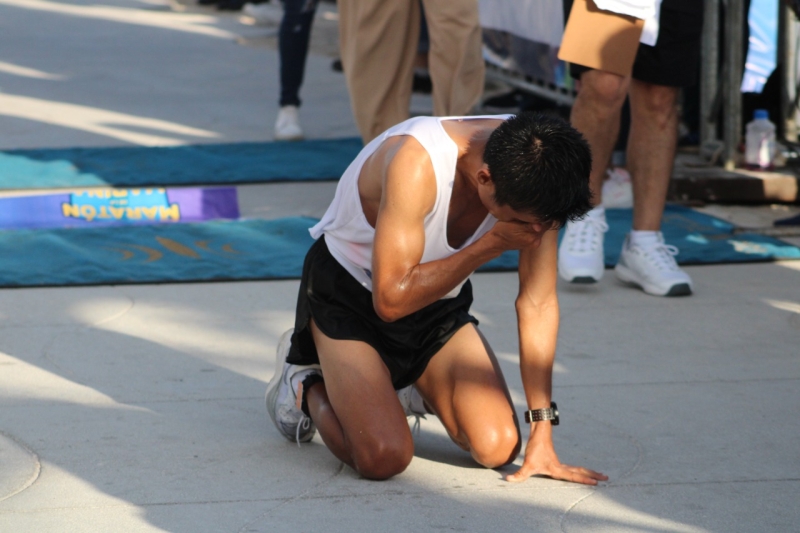 Más de 2 mil corredores engalanaron el Maratón de la Marina