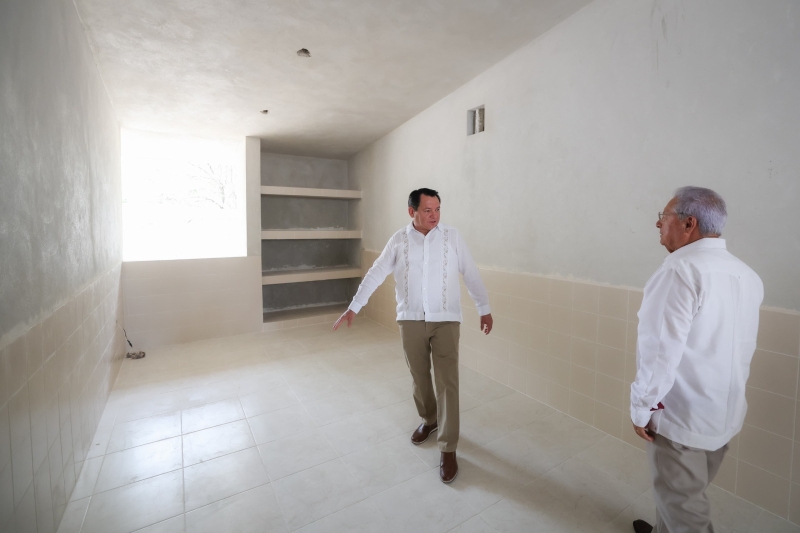 Díaz Mena constata avances en escuelas del sur de Mérida