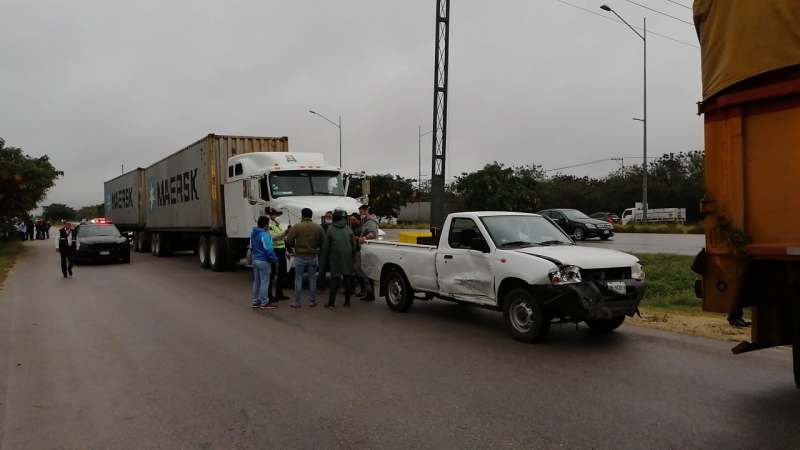 Lluvia provoca "carambola" de 11 vehículos en el Periférico de Mérida 