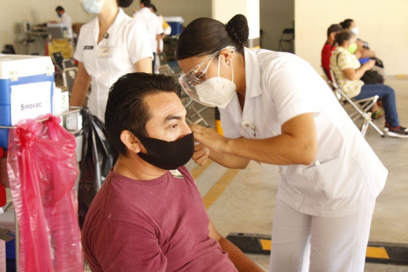 Arranca vacunación contra Covid-19 en 42 municipios yucatecos