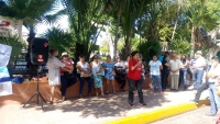 Protestan maestros frente a Palacio de Gobierno