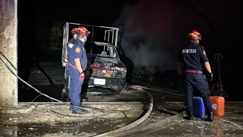 Incendio devora  bodega en  Kanasín