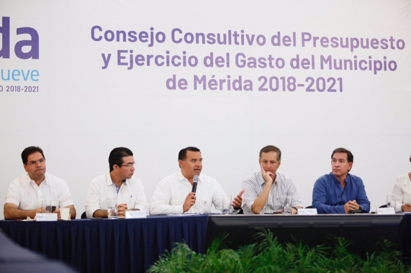Todos enfrentamos los desafíos de Mérida: Renán Barrera