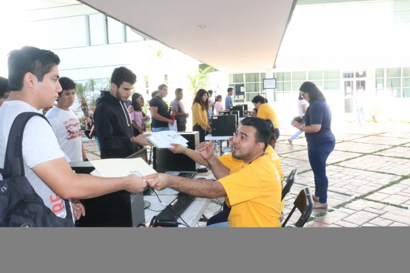 Crece matrícula estudiantil de la UADY