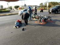 Chocan motociclistas en la Mérida-Umán 