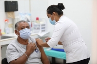 Adultos mayores de Mérida recibirán refuerzo de vacuna, del 16 al 21 de diciembre