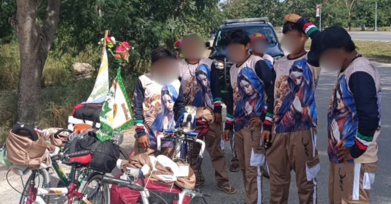 Elementos de SSP abanderan a antorchistas en carretera