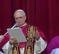 En español, nuevo Papa lanza mensaje al mundo