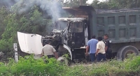 Se incendia camión de volteo en la Mérida-Campeche