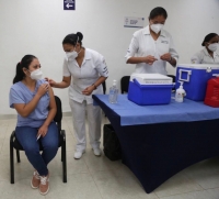 Trabajadores de la salud recibirán del 10 al 13 de enero la tercera dosis