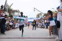 Keniano gana el Maratón de la Marina
