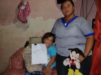 Niña con discapacidad gana demanda por discriminación en escuela