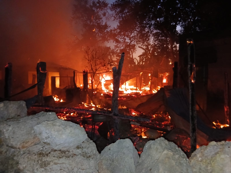 Incendio devora vivienda en Tizimín
