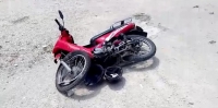 Motociclista termina en el hospital tras chocar contra camión de mudanzas y “Va y Ven”