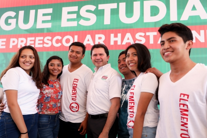 Presenta Sahuí estrategia a favor de la educación