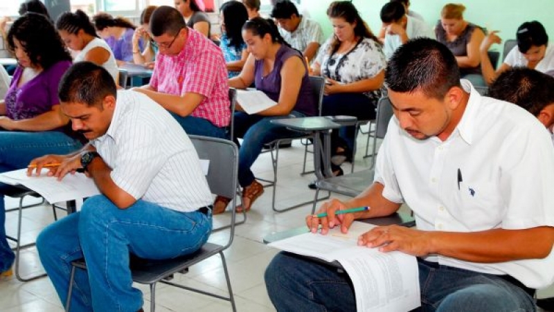 Evaluarán a más de mil docentes en noviembre