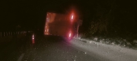 Vuelca tractocamión en la carretera Piste-Kantunil