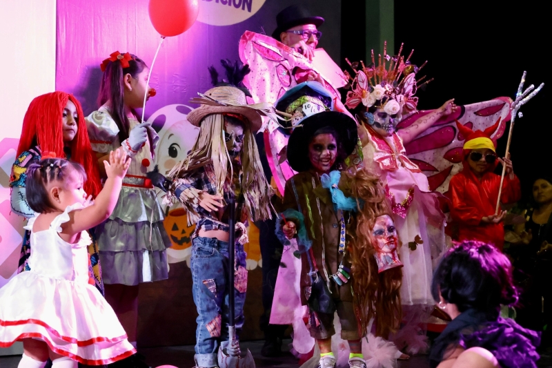 Paseo de los Sustos y Tradición reúne a miles de personas