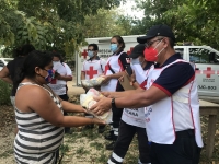 Cruz Roja distribuye despensas a familias vulnerables de Yaxcabá