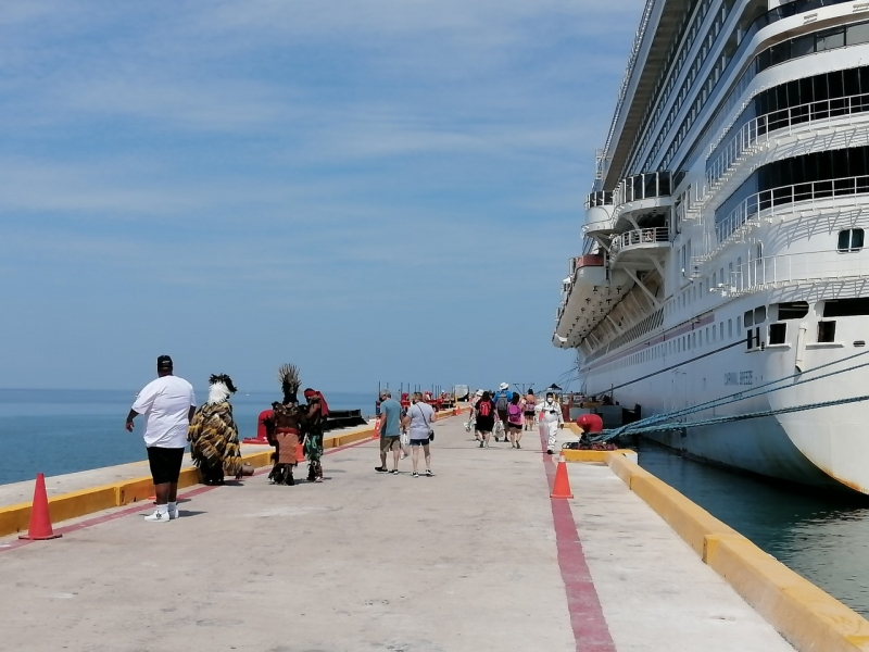 Continúa arribo de cruceros a Progreso