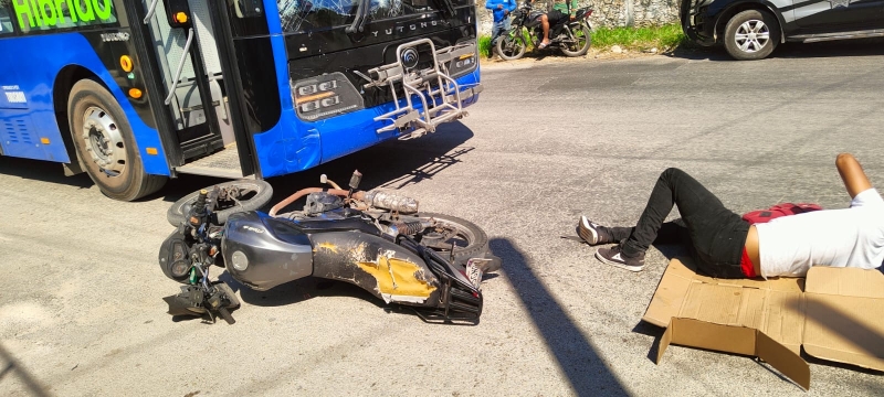 Va y Ven se impacta con motocicleta