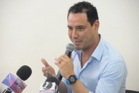 Alza la mano Raúl Paz; quiere ser alcalde de Mérida