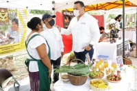 Mayores oportunidades para empresarios y agricultores: Renán Barrera