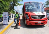 Buscan que choferes de transporte público sean empáticos con peatones y ciclistas