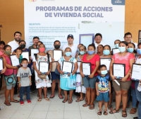 Entrega apoyos Mauricio Vila  en Chumayel