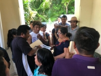 Habitantes de Celestún protestan en la delegación de Conanp