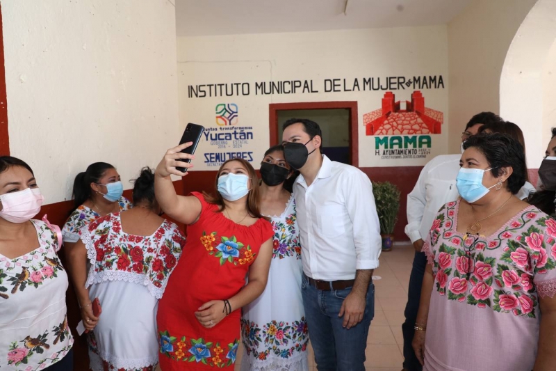 Inaugura Mauricio Vila Instituto de la Mujer de Mama