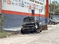 Se incendia veh&iacute;culo estacionado