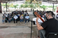 Estudiantes de Dzoncauich y Suma de Hidalgo disfrutan concierto de guitarra clásica