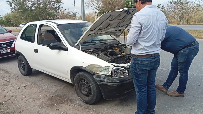 Carambola en Periférico deja daños materiales