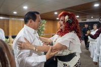 D&iacute;az Mena acompa&ntilde;a a Layda Sansores en su Informe
