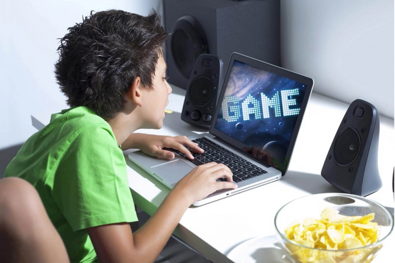 Más de siete horas al día invierten adictos a videojuegos
