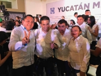 Presidente nacional del PAN toma protesta a Víctor Maravé