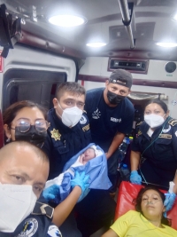 Mujer da a luz en ambulancia de la SSP